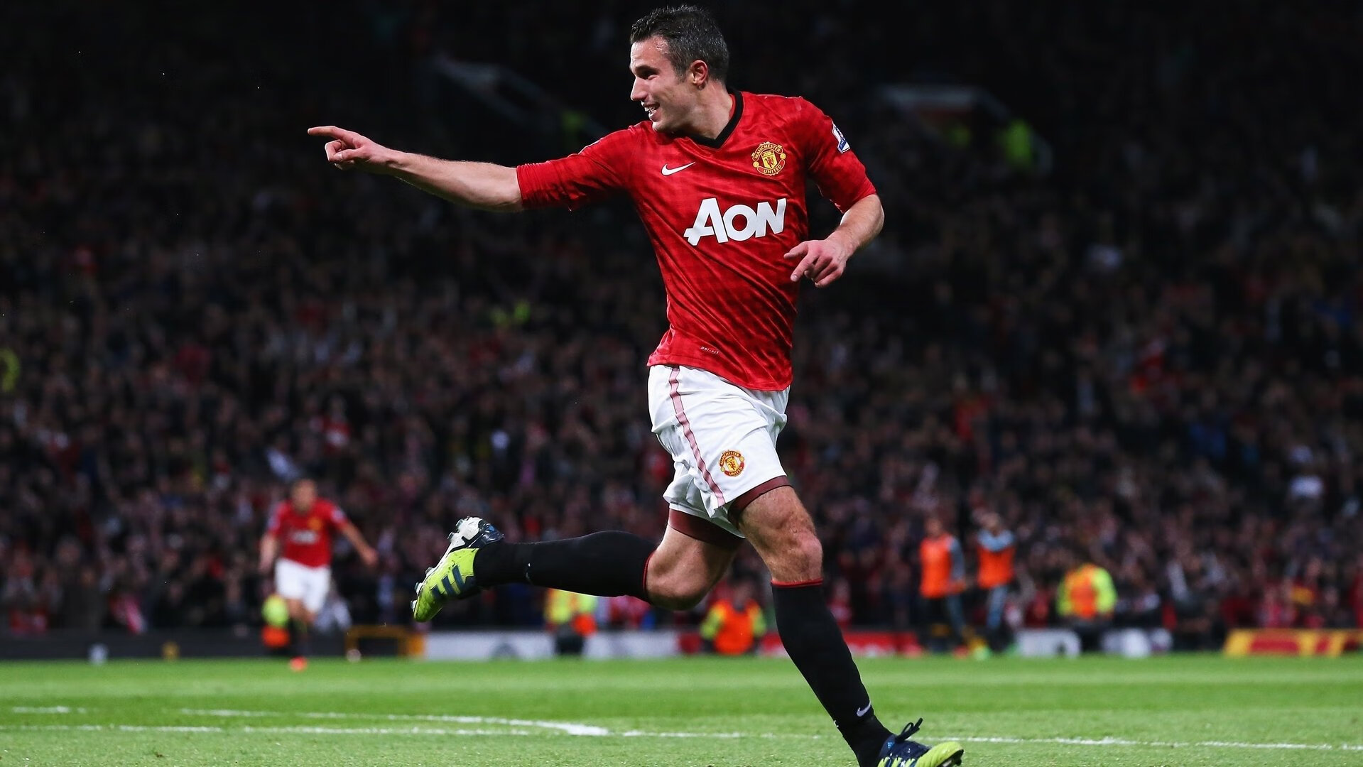 “法甲追逐战：多队争夺首位，战况激烈”，法甲的强队